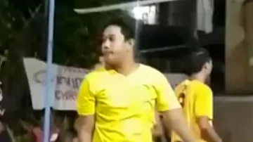 NGAKAK!!!!! video kocak banci main voli