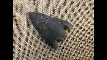 194 - Flintknapping a preform of Georgetown. 1/1