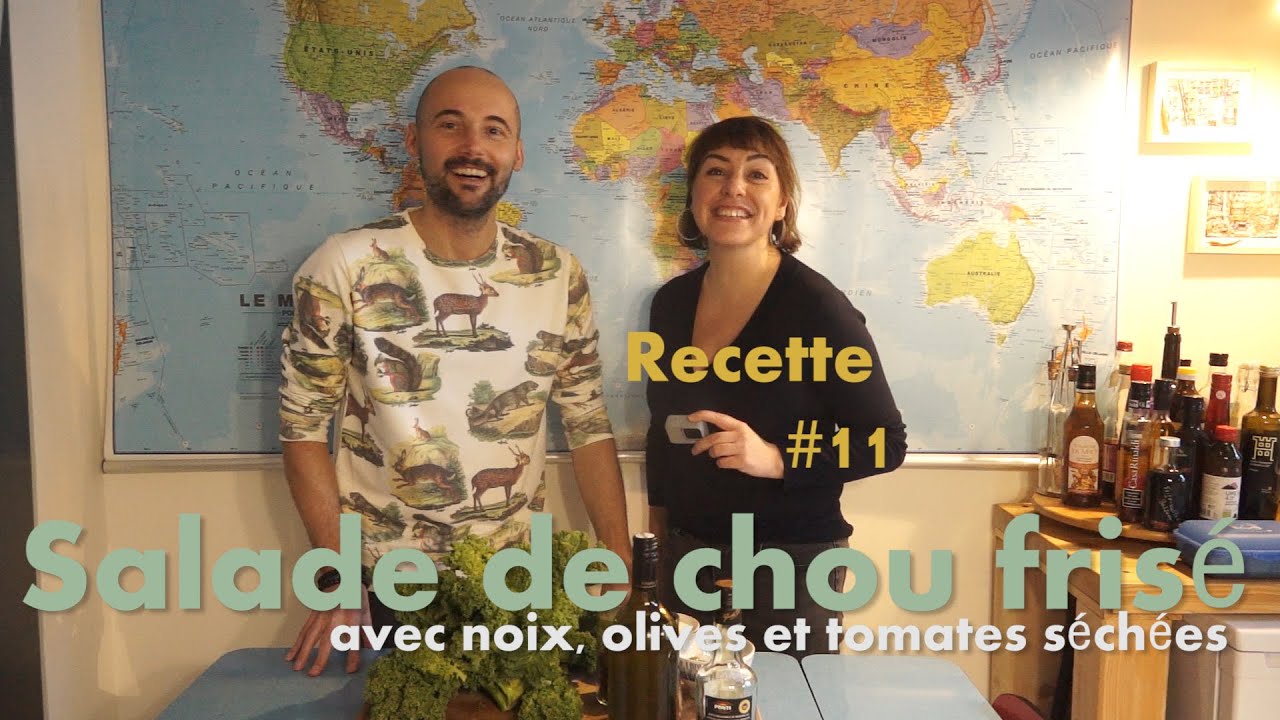 Salade de chou frisé (chou kale) avec noix, olives et tomates séchées 🥬