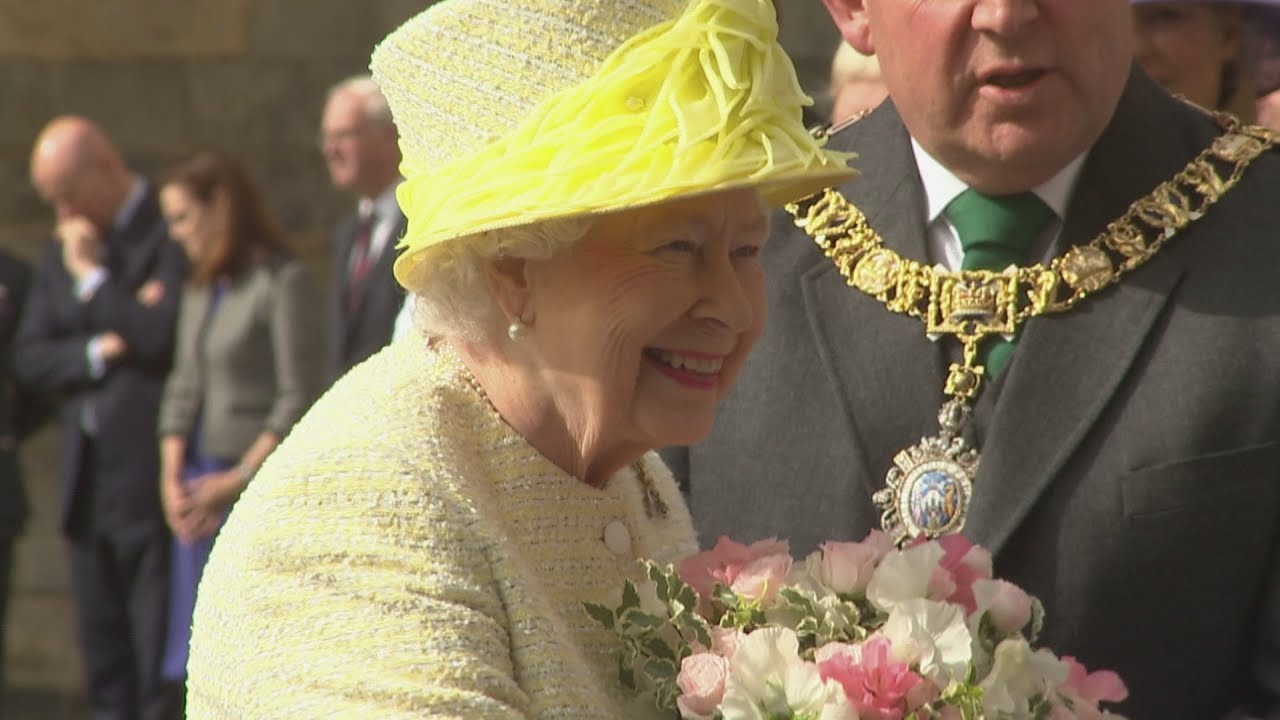 Queen smiles warmly during traditional Holyrood ceremony YouTube