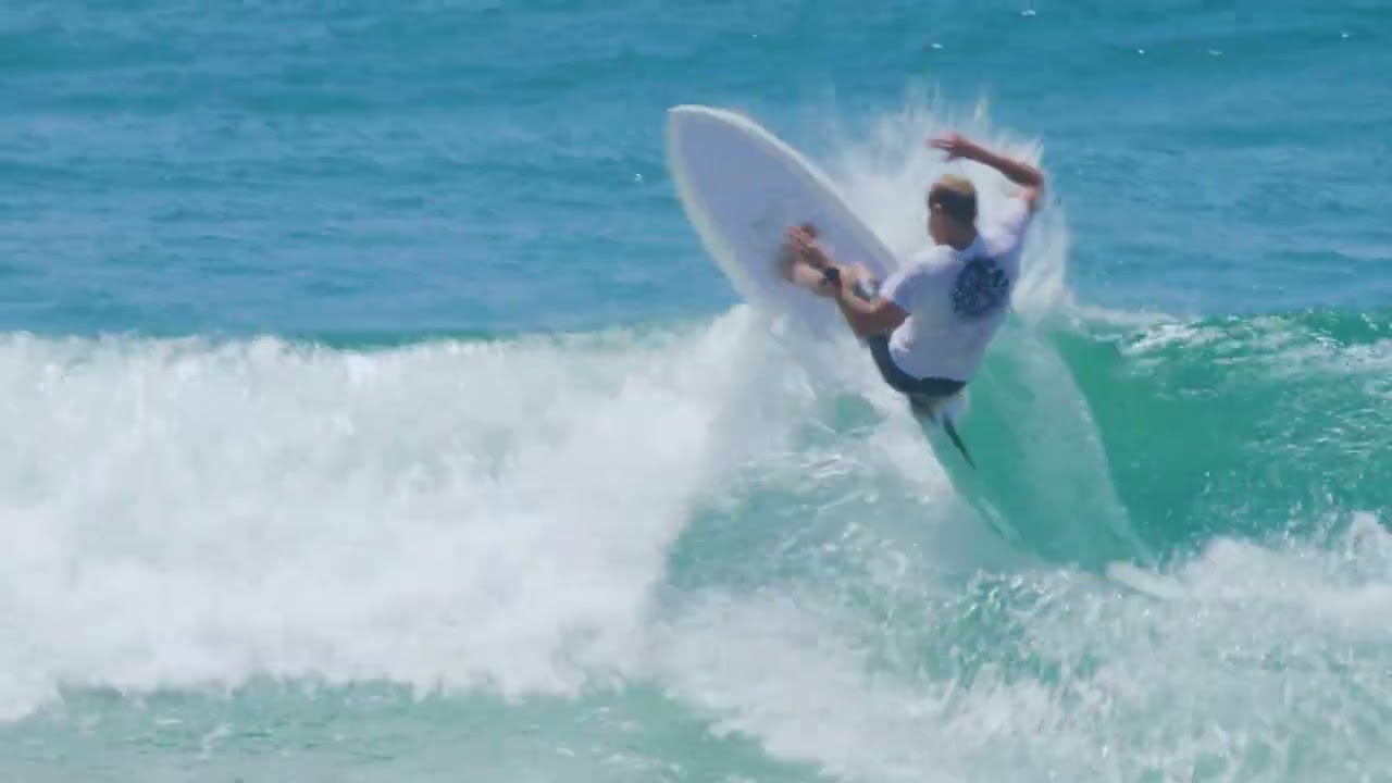 Mick Fanning NEUGENIE 5'6 手渡しにて maxresdefault.jpg