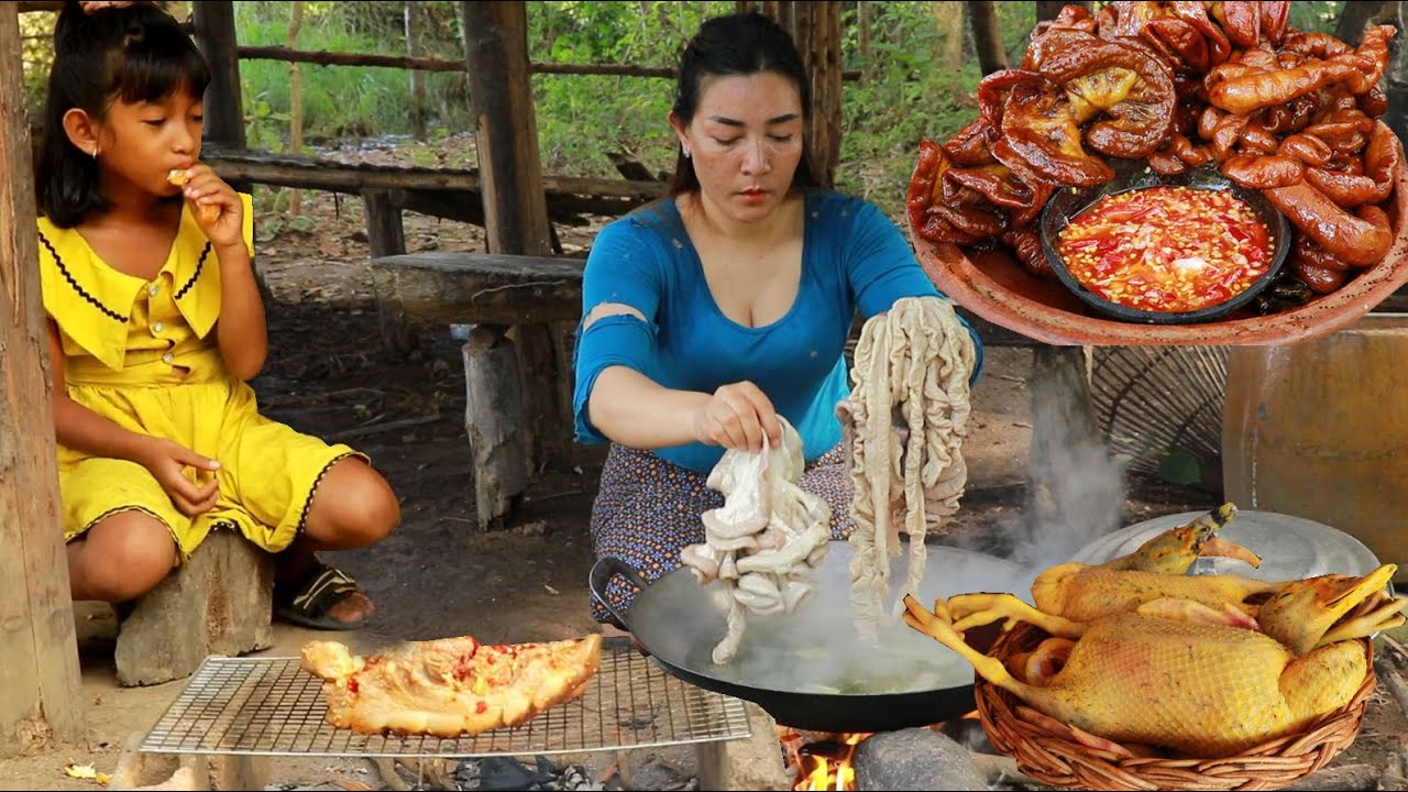 Yummy! Cooking intestine curry tasty recipe- Grilled pork braised & Cooking duck spicy for dinner
