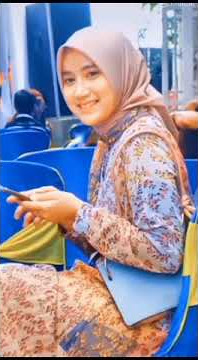 minum es sambil liatin cewek cantik