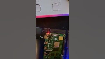 RPi 4b 2GB, rapid blinking green, solid red. No boot