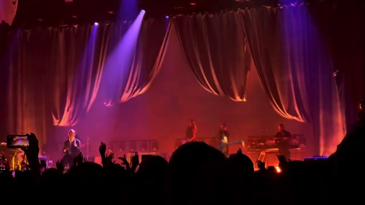 Hurts – Ready To Go (@ Tempodrom, Berlin, 24.05.25)