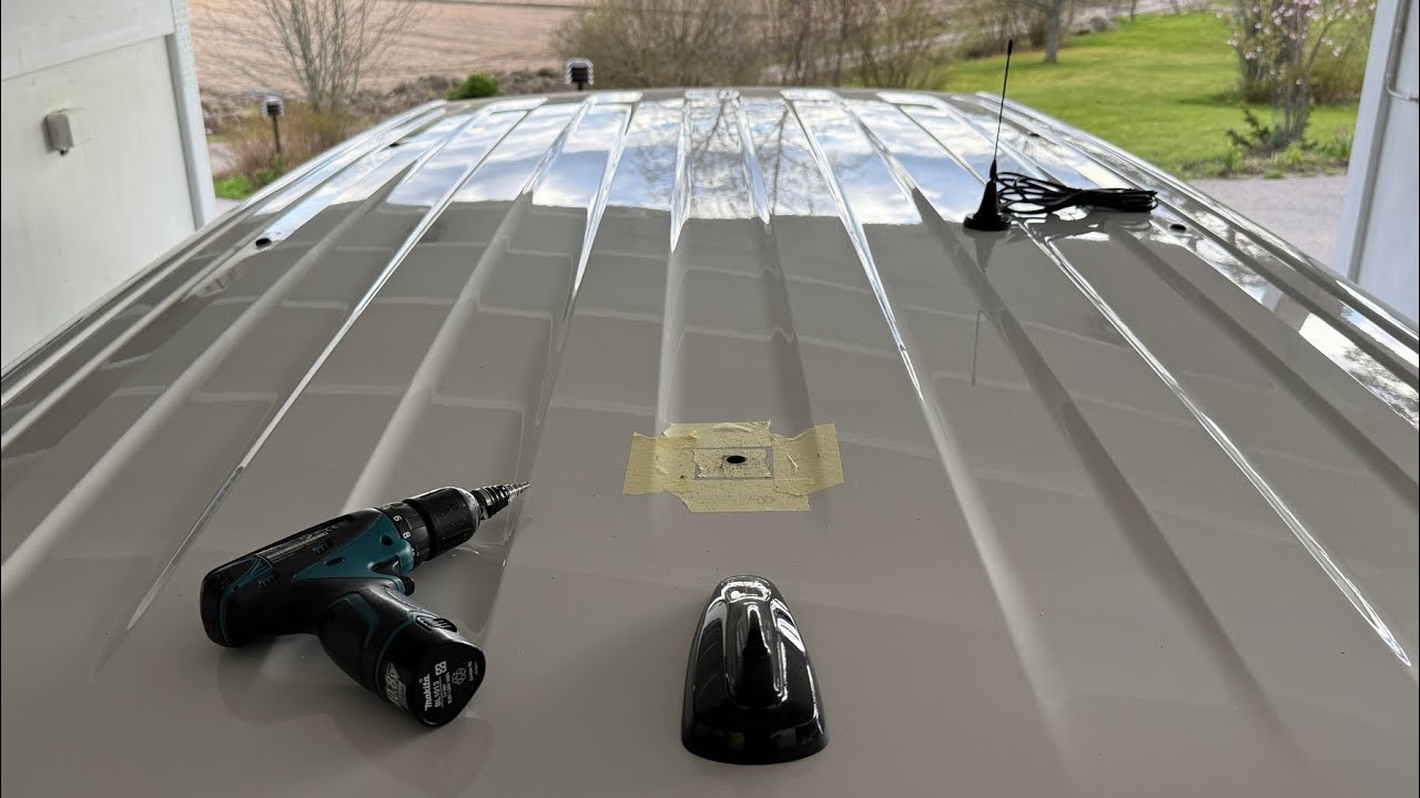 Installing VHF/UHF ham radio equipment into the VW ID.Buzz GTX (LWB)