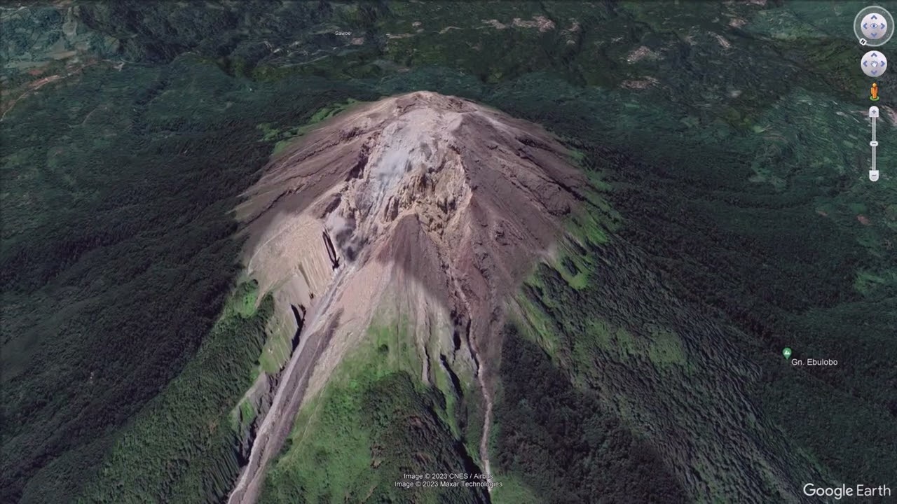 Volcano Ebulobo, Indonesia