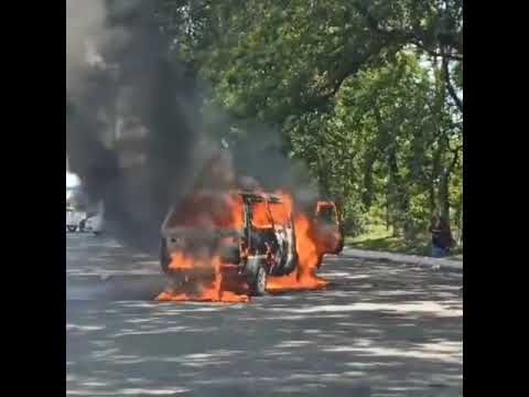 В Находке около автовокзала сгорел микроавтобус