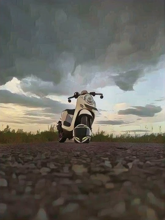 story' wa DJ santuy versi motor Scoopy. @short