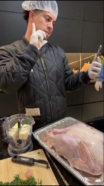 CALLING GRANDMA TO ASK HOW TO COOK A TURKEY 😂😅💙#shorts #acefamily # ...