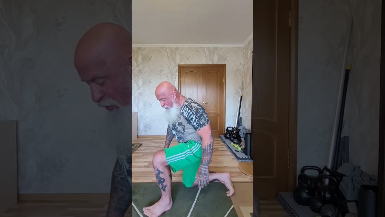 Колено прицел, носок мушка! Целься! 