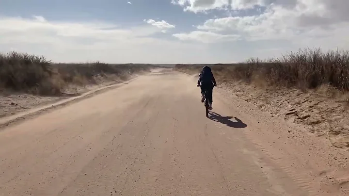 Southern Loop Wind: Monumental Loop Bikepacking 2021
