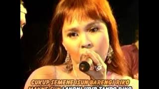 NYONGGO ROSO - DINDA FIRNANDA