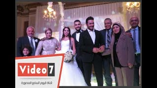 أسرة تامر حسنى لأول مرة فى حفل زفاف