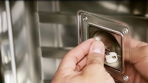 usa_Convotherm 4 easyTouch Maintenance Training 5 - Replacing the halogen lamp