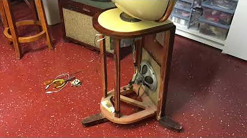 PREDICTA Pedestal TV Restore pt 1 of 4  Analysis and chassis work begins