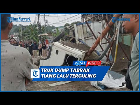 Kecelakaan Truk Dump Tabrak Tiang Lalu Terguling di Bawen Semarang