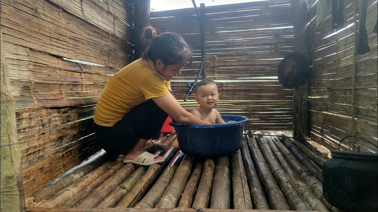 A single mother's greatest happiness is watching her child grow up day by day