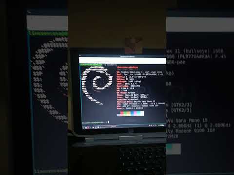 Debian GNU/Linux 11 con LXQt y Xfwm4 en un Pentium 4