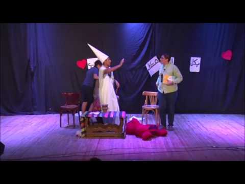 مسرحية طالب بالتلاتة