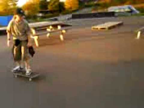 anders vinther kickflip :)