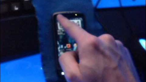 Control brightness by sliding on statusbar - CyanogenMod 7.1