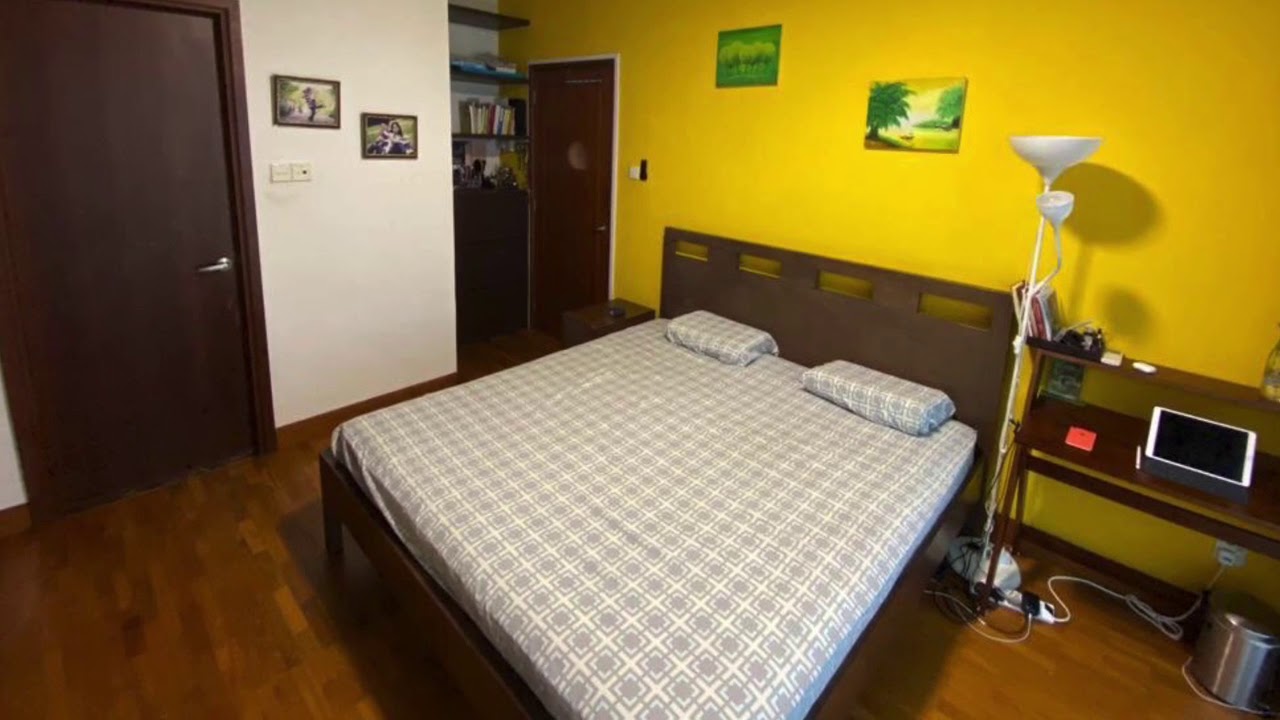 Nicely Renovated 3bedroom plus Helper’s room Tanglin view condo For