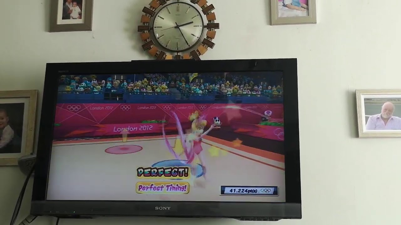 Mario and Sonic London 2012 - Rhythmic Ribbon (Radetzky March) with Peach