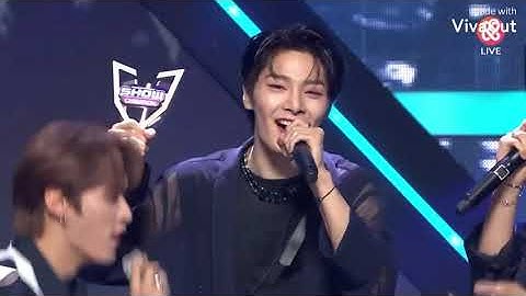 Stray kids thunderous 5th win encore.