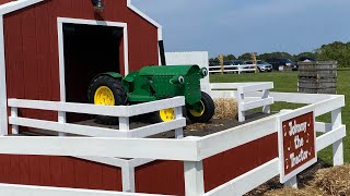 Download Lagu Johnny the tractor animatronic figure . (Ferguson’s apple orchard. first day open for the season) MP3 Download Lagu Johnny the tractor animatronic figure . (Ferguson’s apple orchard. first day open for the season) MP3