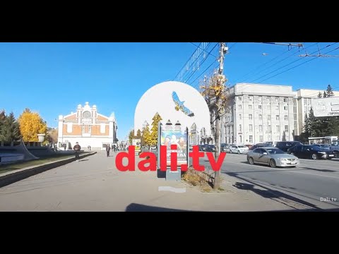 Video: Pervomaisky Square is 'n wonderlike plek om te stap enige tyd van die jaar