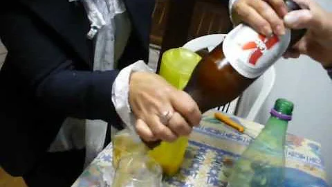 Como descongelar uma garrafa congelada?