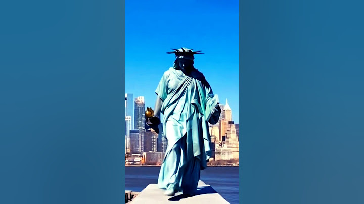 Statue of Liberty Gets Tired 😮‍💨 / Estatua de la Libertad se cansa de estar de pie.