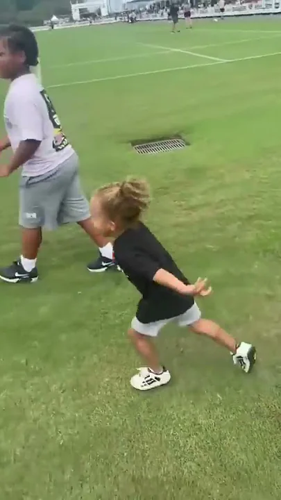 Tyrann Mathieu’s daughter was so excited to see him at training camp 🥺💛(via @sydnipaige_) #shorts
