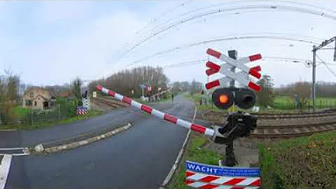 Vr 360° Spoorwegovergang Schiedam ??12K?? // Dutch railroad crossing Vr 360°
