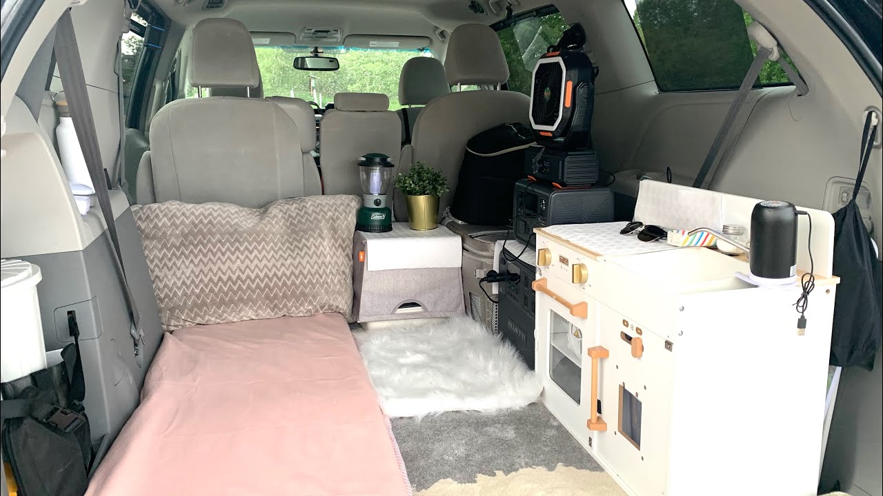 Vanlife for Beginners; A simple, minimalist: no build van set up | Van Tour  | Toyota Sienna | OGERY
