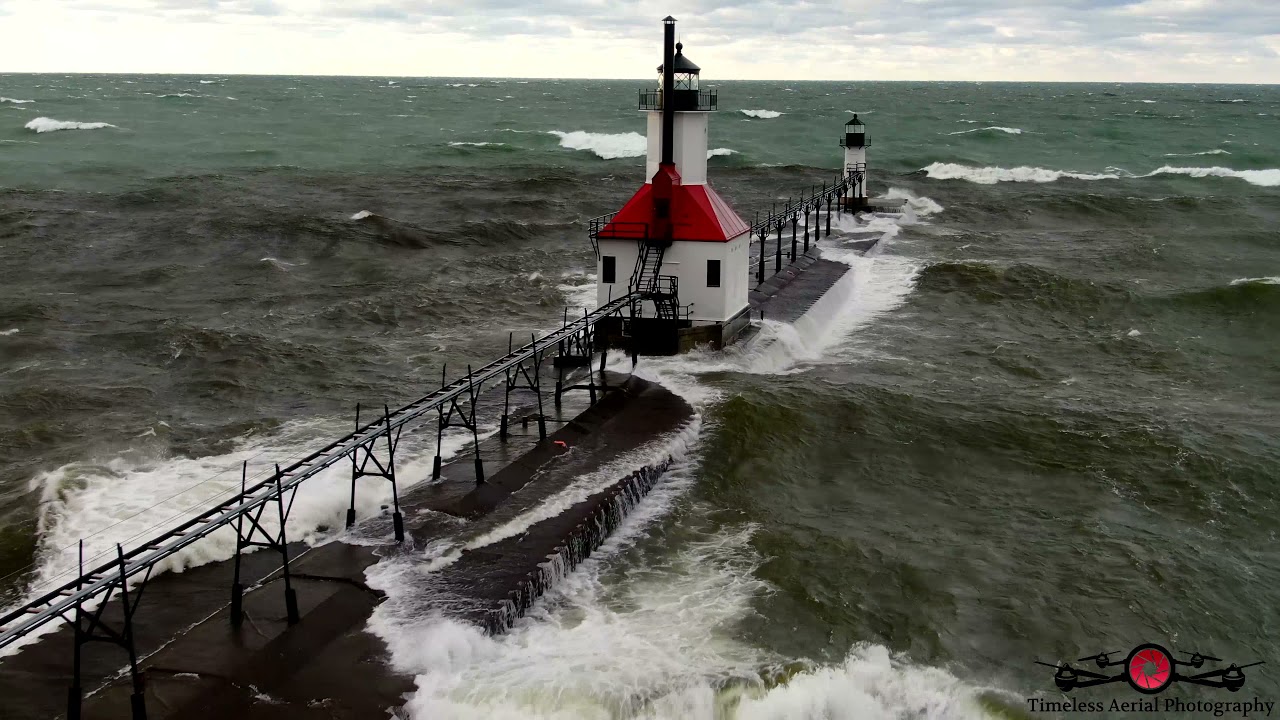 Gale Winds Slamming into St. Joseph Lighthouse 45 Knot Wind Gust St.Joe River Flowing Backwards 4K
