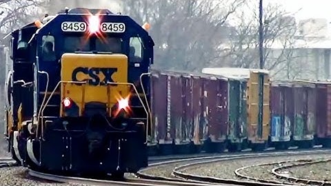 EMD SD40-2 + NS Engine Power CSX Freight Train