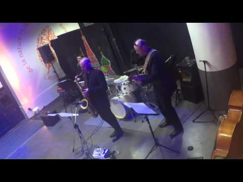 Vidéo extrait du groupe All in Jazz au Gala d'école d'ingénieurs INSA Val de Loire le 17 Octobre 2015. Lire l'article : http://groupe-de-jazz.net/gala-ecole-ingenieurs/
