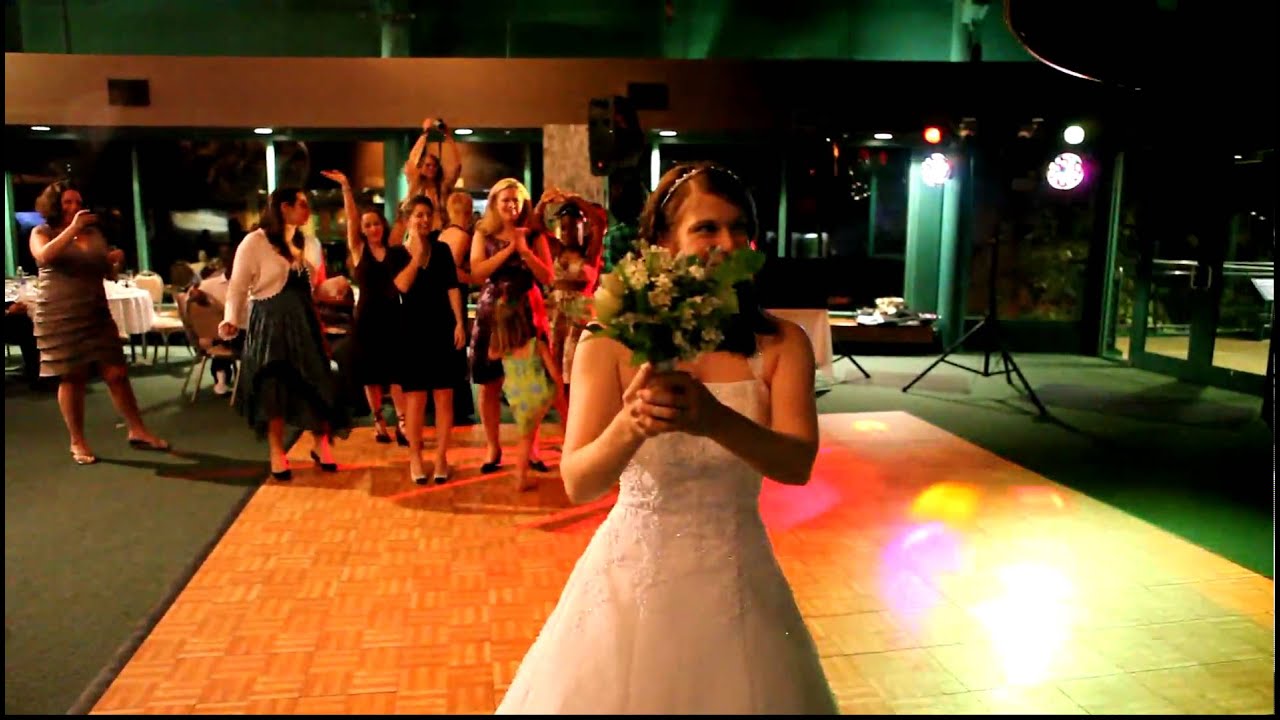 Wedding - Bouquet Toss (By Jason Akira Somma).MOV