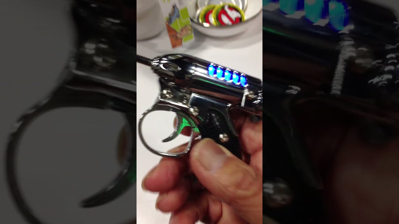 Noisy Cricket プロップレプリカ - YouTube