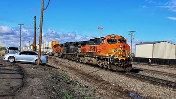 BNSF H2 dash 9, with H1 paneling