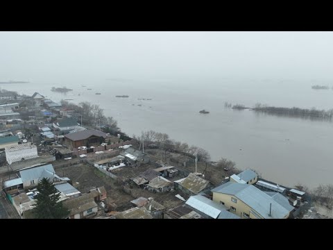 Большая вода отступает от Уральска на западе Казахстана