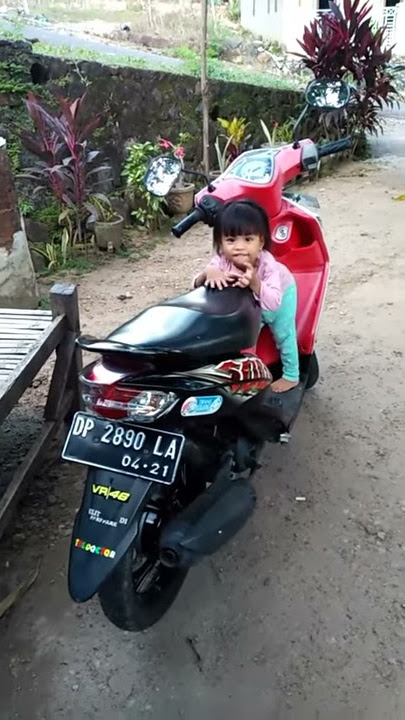 FARANNISA Lagi Salah Tingkah