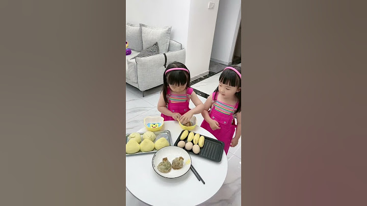 👧👧👧The triplets get up by themselves in the morning, wash up, eat breakfast, and help each other