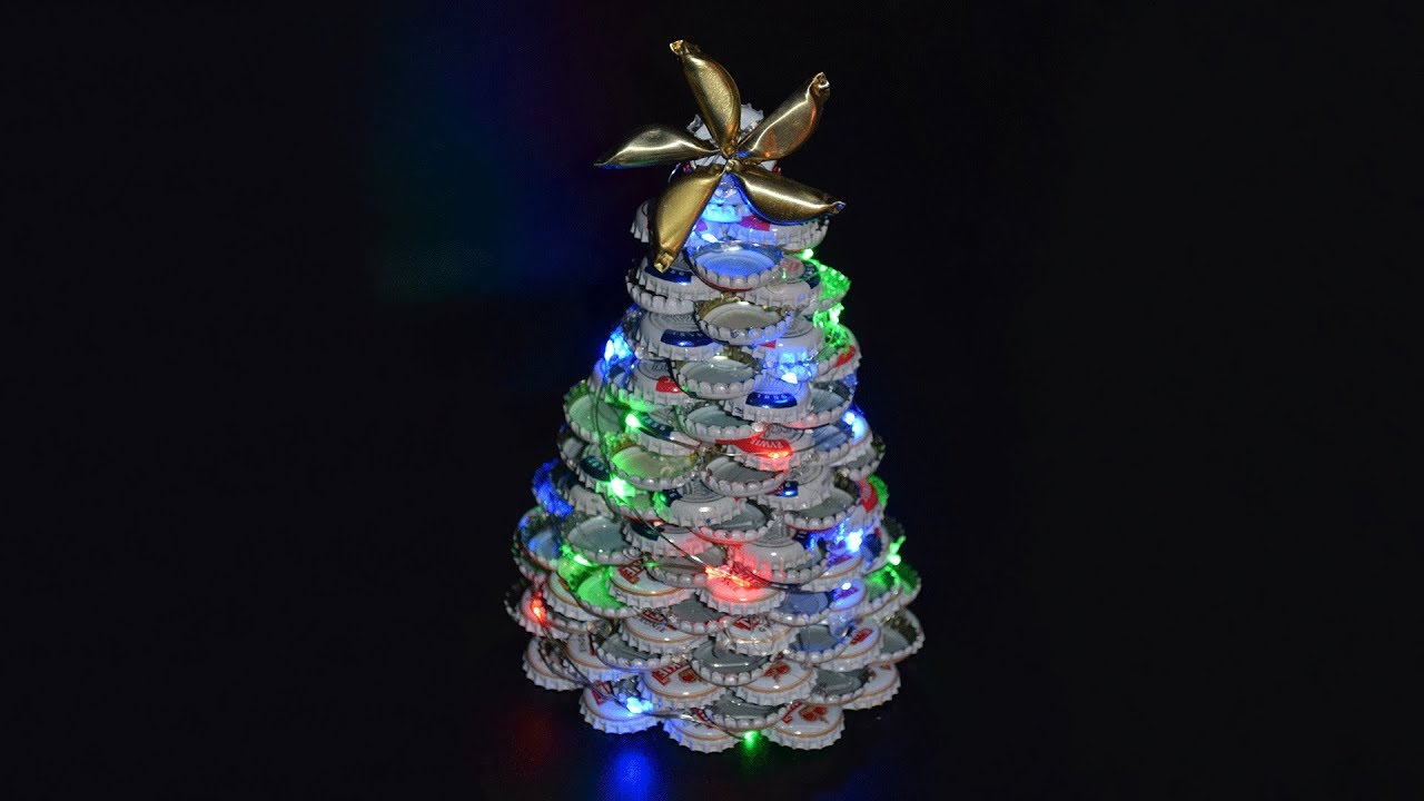 Weihnachtsbaum aus Kronkorken basteln