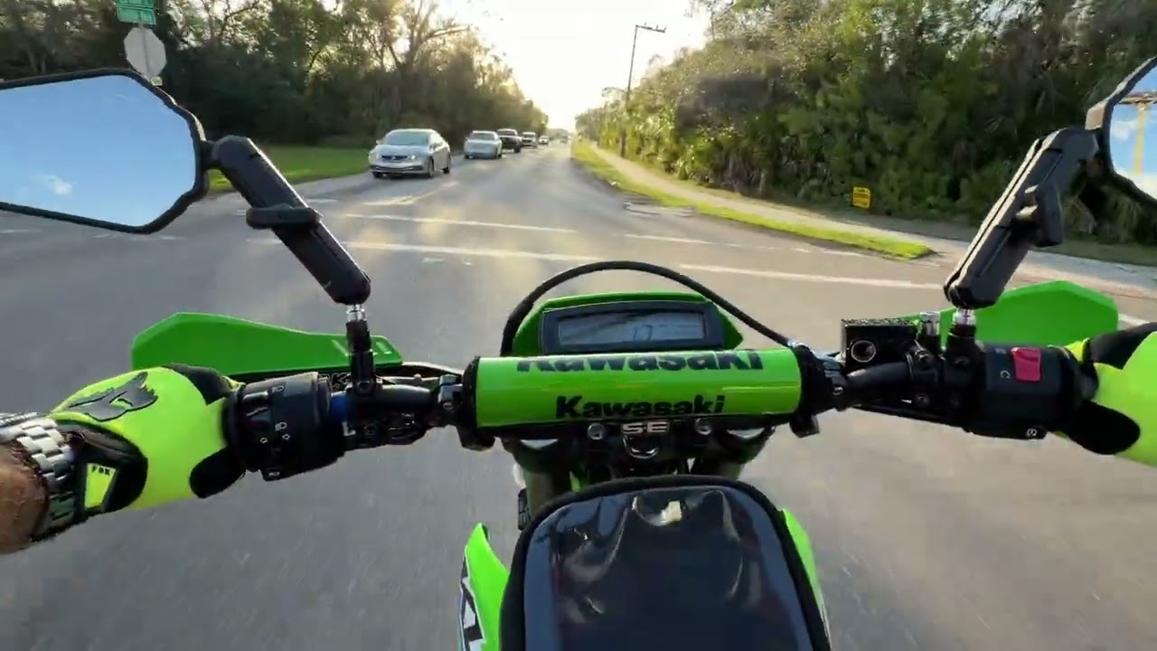 Видео KLX 300, широкий обзор улиц Сарасоты.