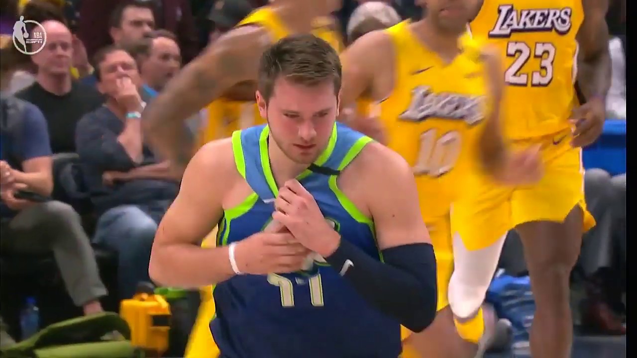 Luka Doncic Rips His Jersey After Missing Free Throws Vs Lakers 10th January 2020 Season Youtube