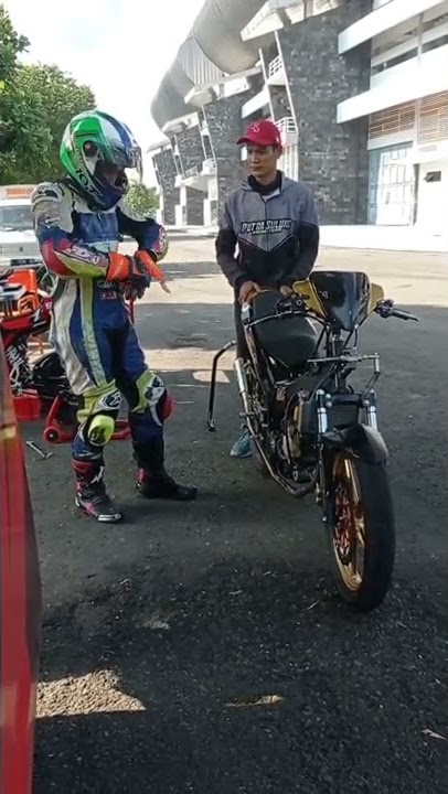 #short hendriansyah #76 'dewa roadrace' kembali berlatih lagi...sirkuit mandala krida jogjakarta