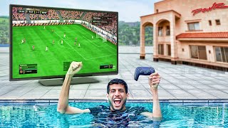 لاول مرة العب FIFA23 لكن في المسبح 😨 (فزنا على بطل العالم!!)